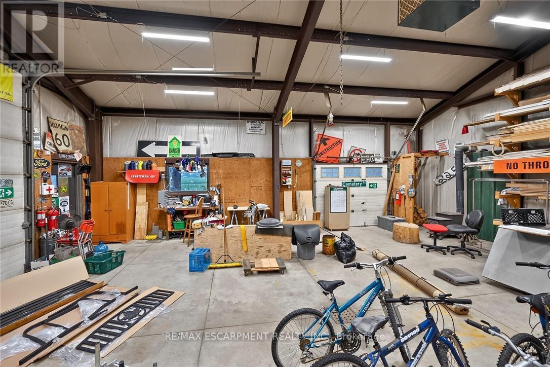 2250 56 Highway, Hamilton, ON - Indoor Photo Showing Other Room