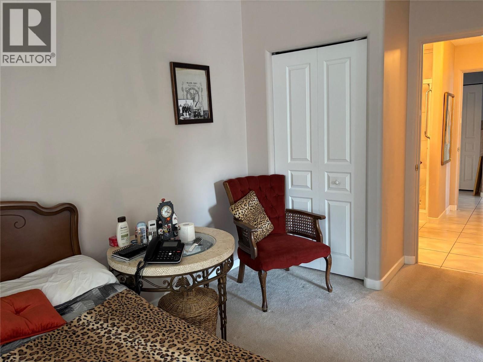 3221 Centennial Drive Unit# 401, Vernon, BC - Indoor Photo Showing Bedroom