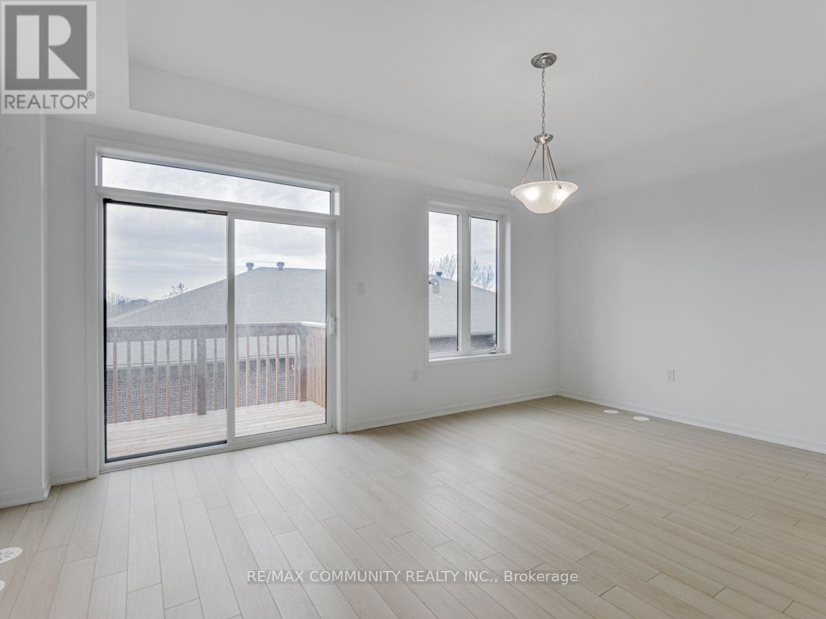 799 Heathrow Path, Oshawa, ON - Indoor Photo Showing Other Room