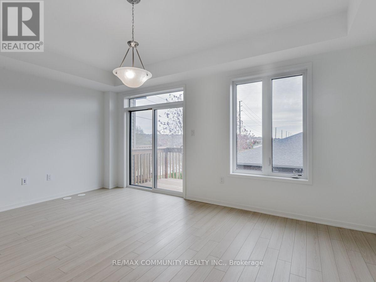 799 Heathrow Path, Oshawa, ON - Indoor Photo Showing Other Room