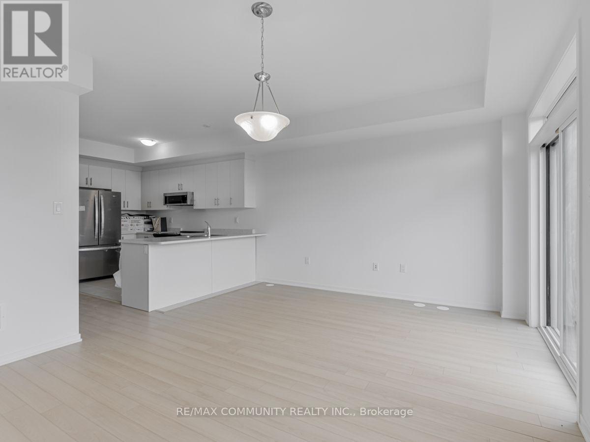 799 Heathrow Path, Oshawa, ON - Indoor Photo Showing Kitchen