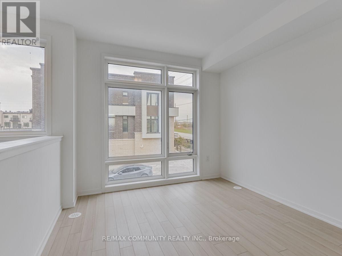 799 Heathrow Path, Oshawa, ON - Indoor Photo Showing Other Room