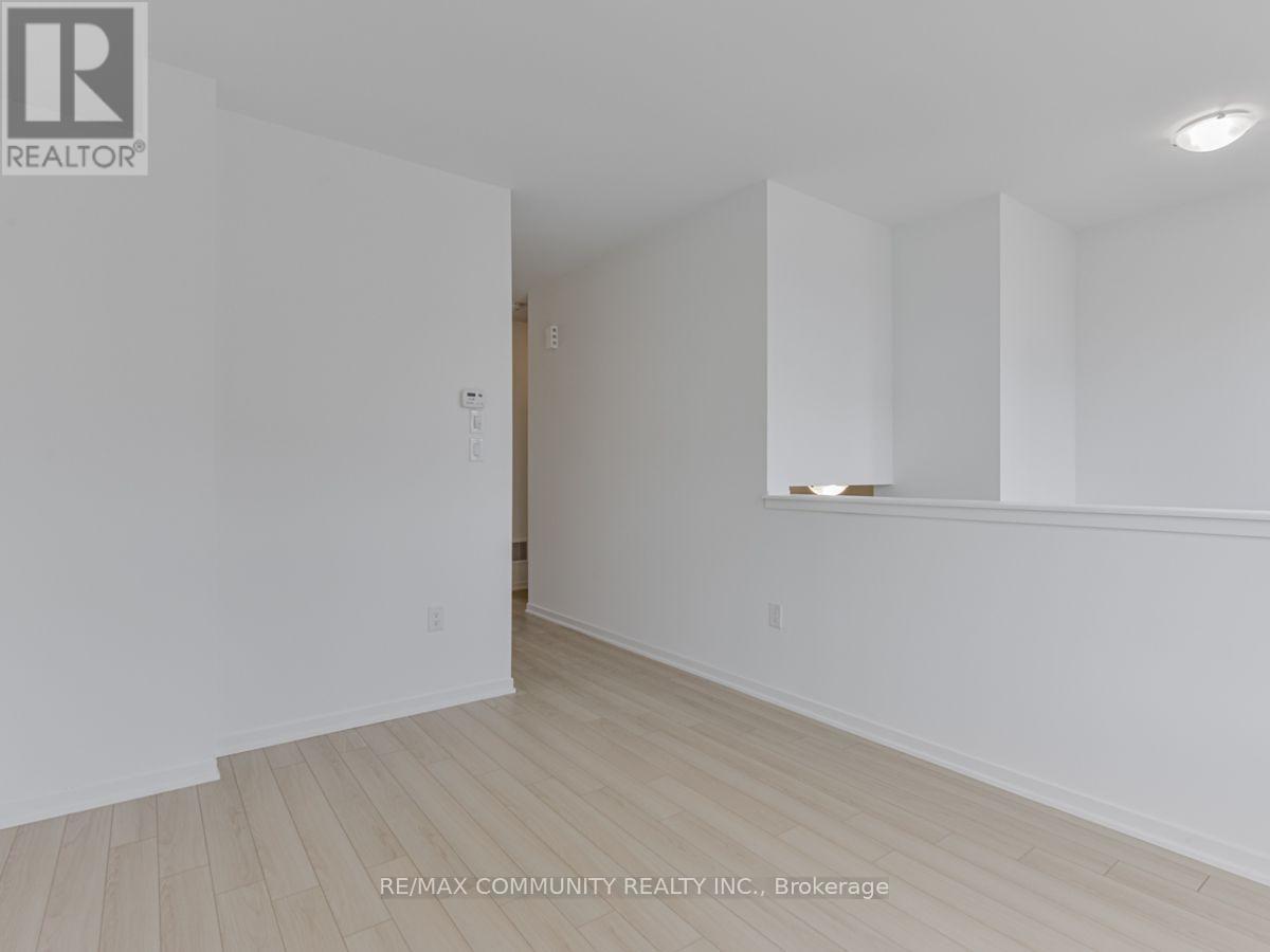 799 Heathrow Path, Oshawa, ON - Indoor Photo Showing Other Room