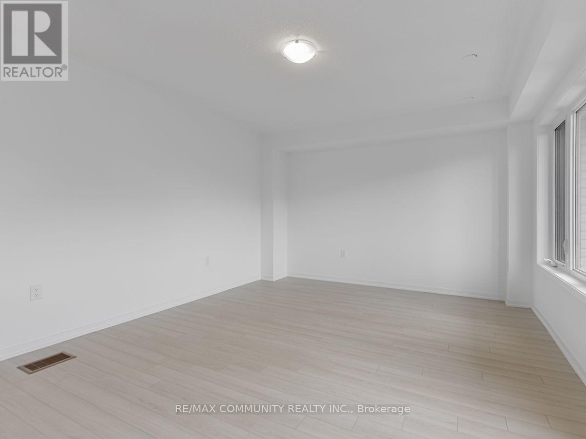 799 Heathrow Path, Oshawa, ON - Indoor Photo Showing Other Room
