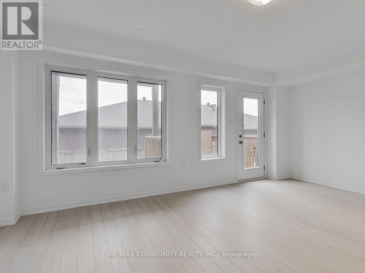 799 Heathrow Path, Oshawa, ON - Indoor Photo Showing Other Room