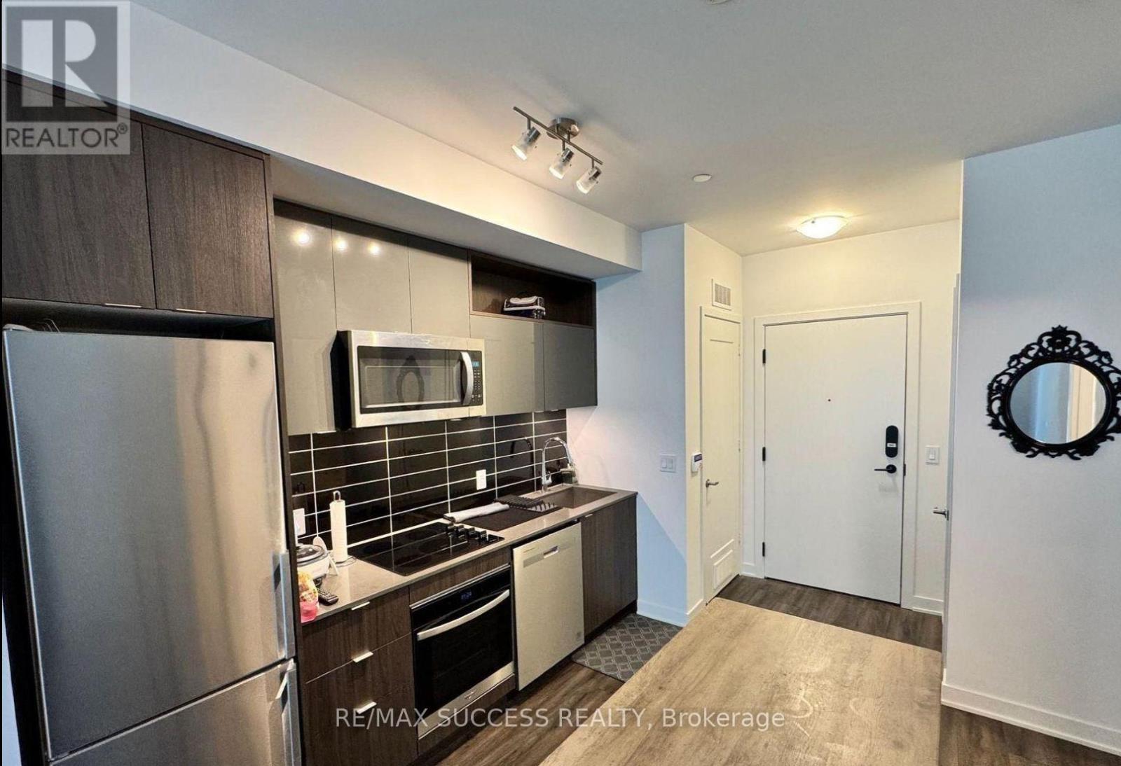 1925A - 70 Princess Street, Toronto, ON - Indoor Photo Showing Kitchen