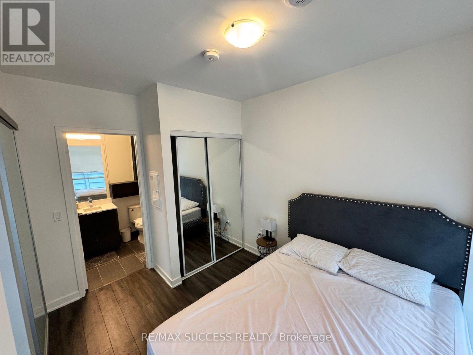 1925A - 70 Princess Street, Toronto, ON - Indoor Photo Showing Bedroom