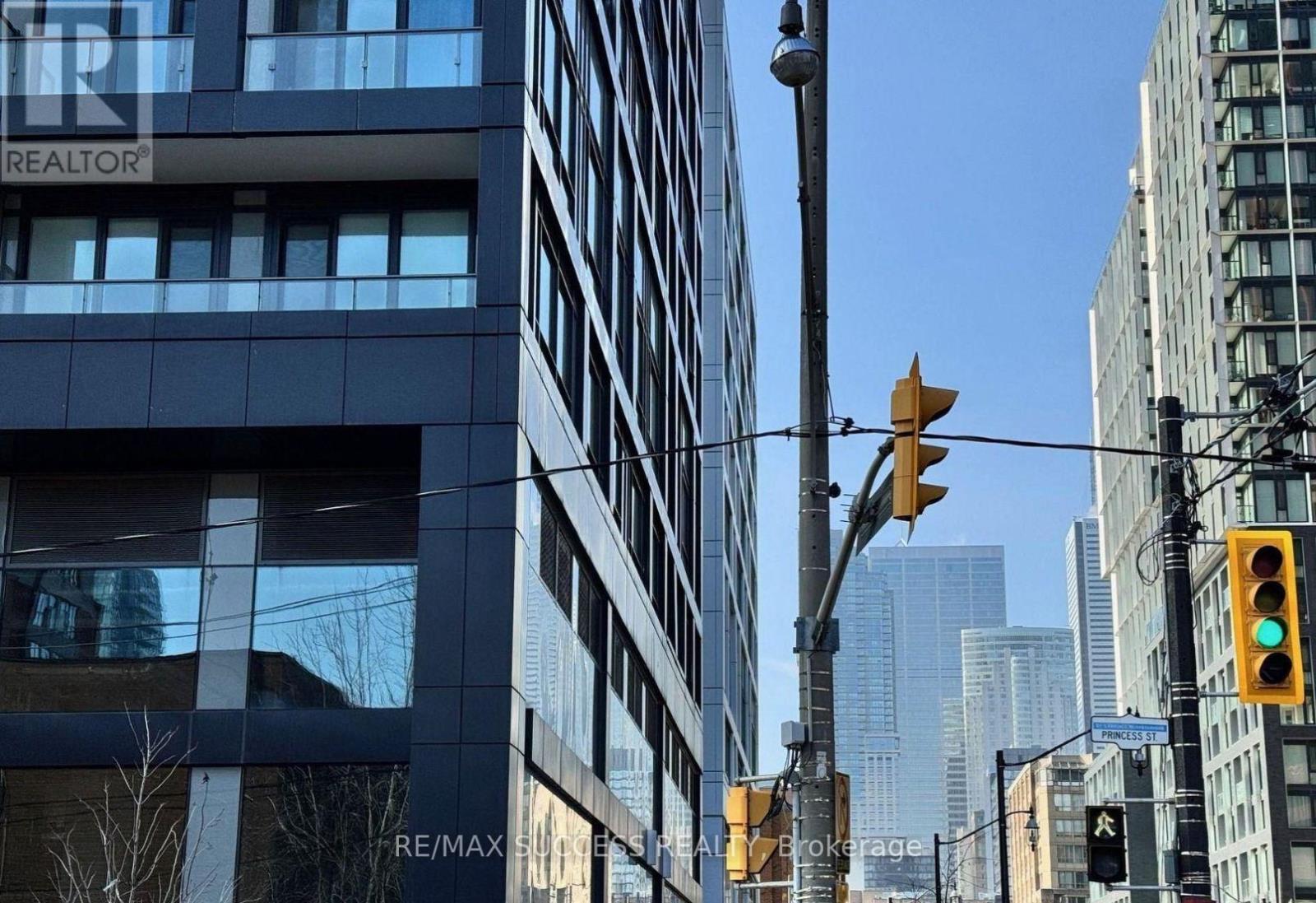 1925A - 70 Princess Street, Toronto, ON - Outdoor