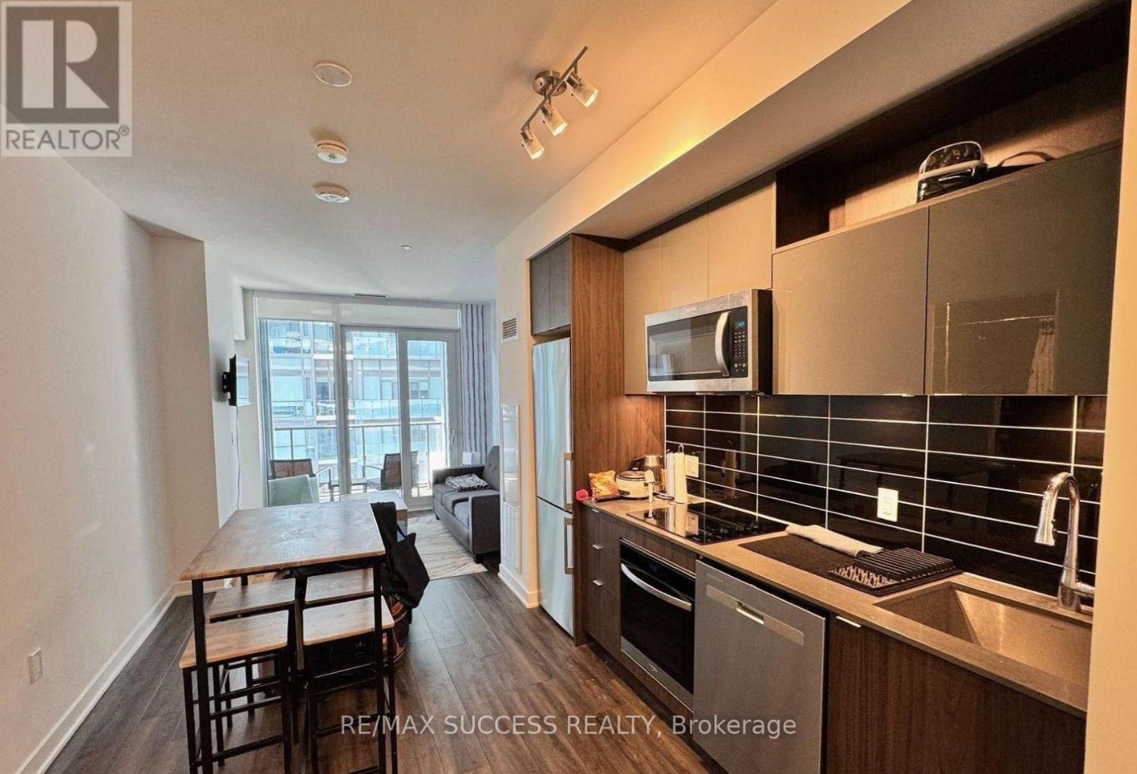 1925A - 70 Princess Street, Toronto, ON - Indoor Photo Showing Kitchen