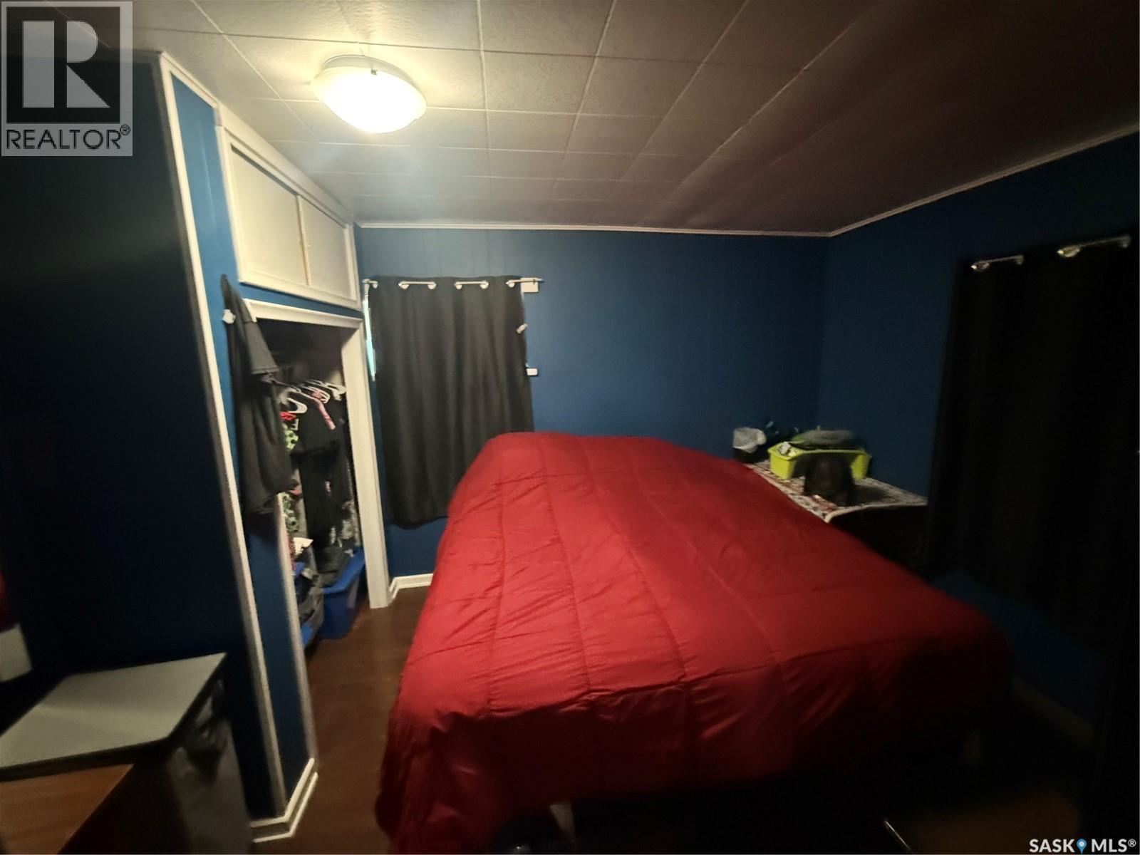 418 4Th Avenue E, Assiniboia, SK - Indoor Photo Showing Bedroom