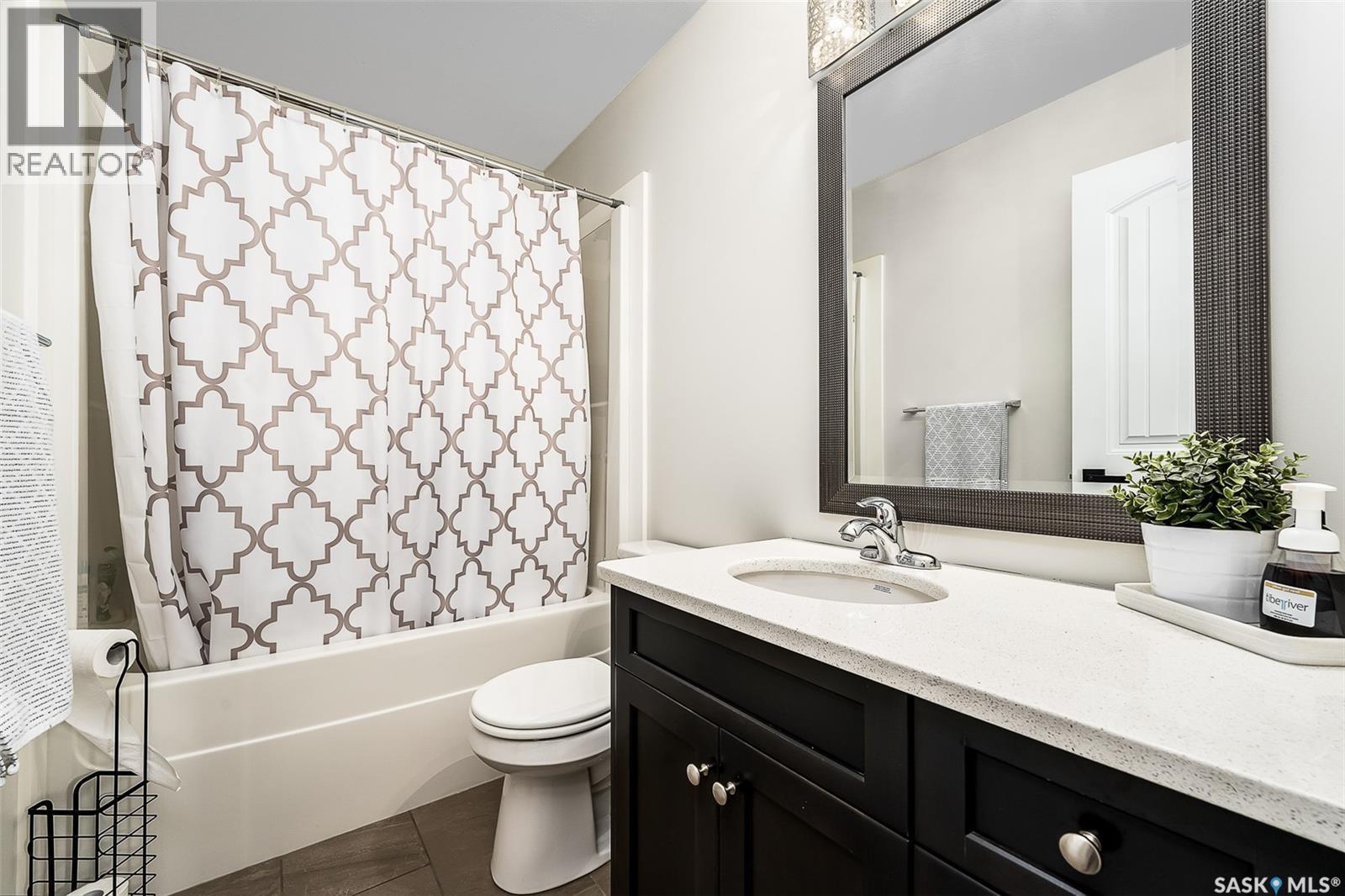 123 Hodges Crescent, Moose Jaw, SK - Indoor Photo Showing Bathroom