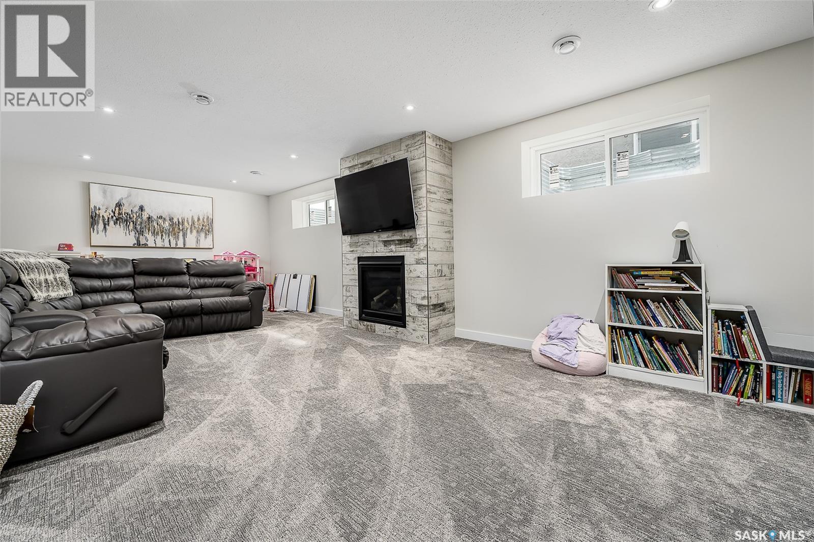 123 Hodges Crescent, Moose Jaw, SK - Indoor With Fireplace