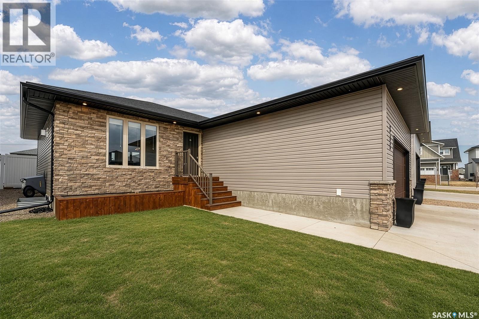 123 Hodges Crescent, Moose Jaw, SK - Outdoor