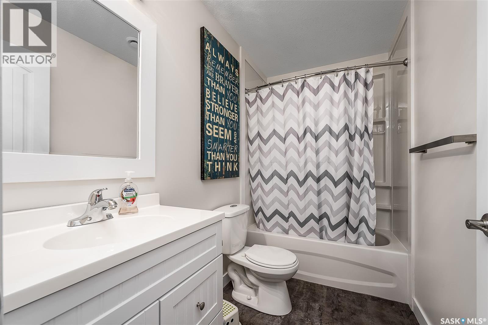 123 Hodges Crescent, Moose Jaw, SK - Indoor Photo Showing Bathroom