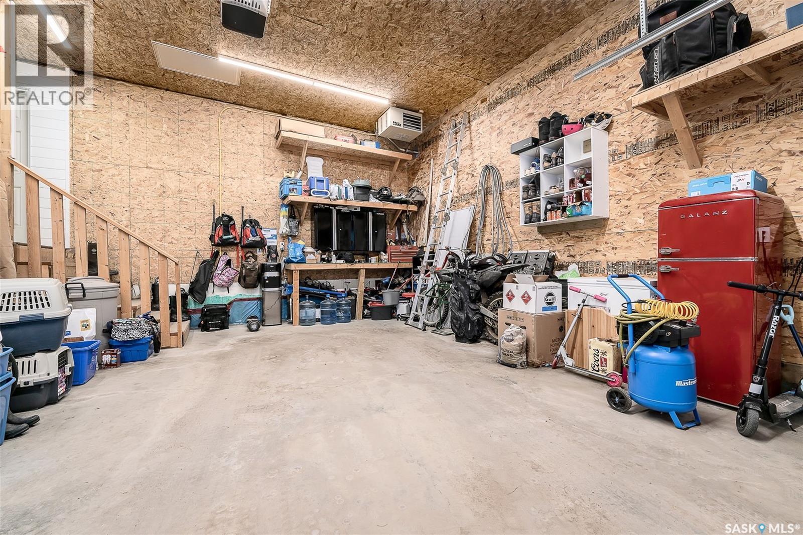 123 Hodges Crescent, Moose Jaw, SK - Indoor Photo Showing Garage