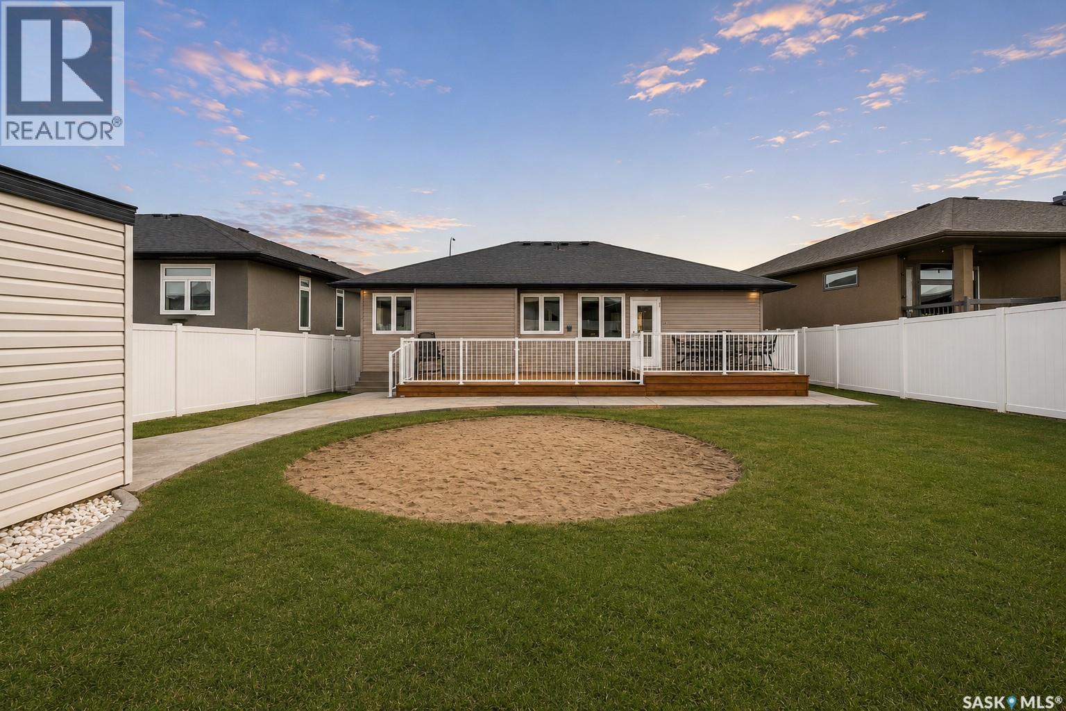 123 Hodges Crescent, Moose Jaw, SK - Outdoor With Deck Patio Veranda