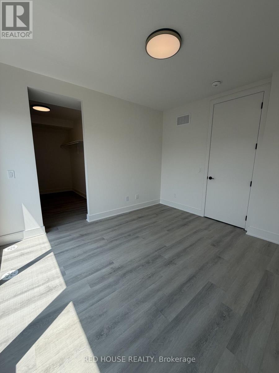 77 Everett Common, St. Catharines, ON - Indoor Photo Showing Garage
