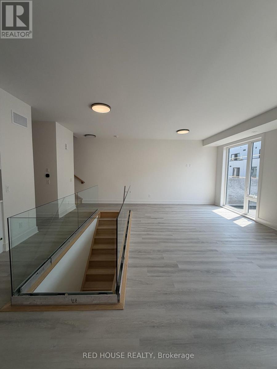 77 Everett Common, St. Catharines, ON - Indoor Photo Showing Other Room