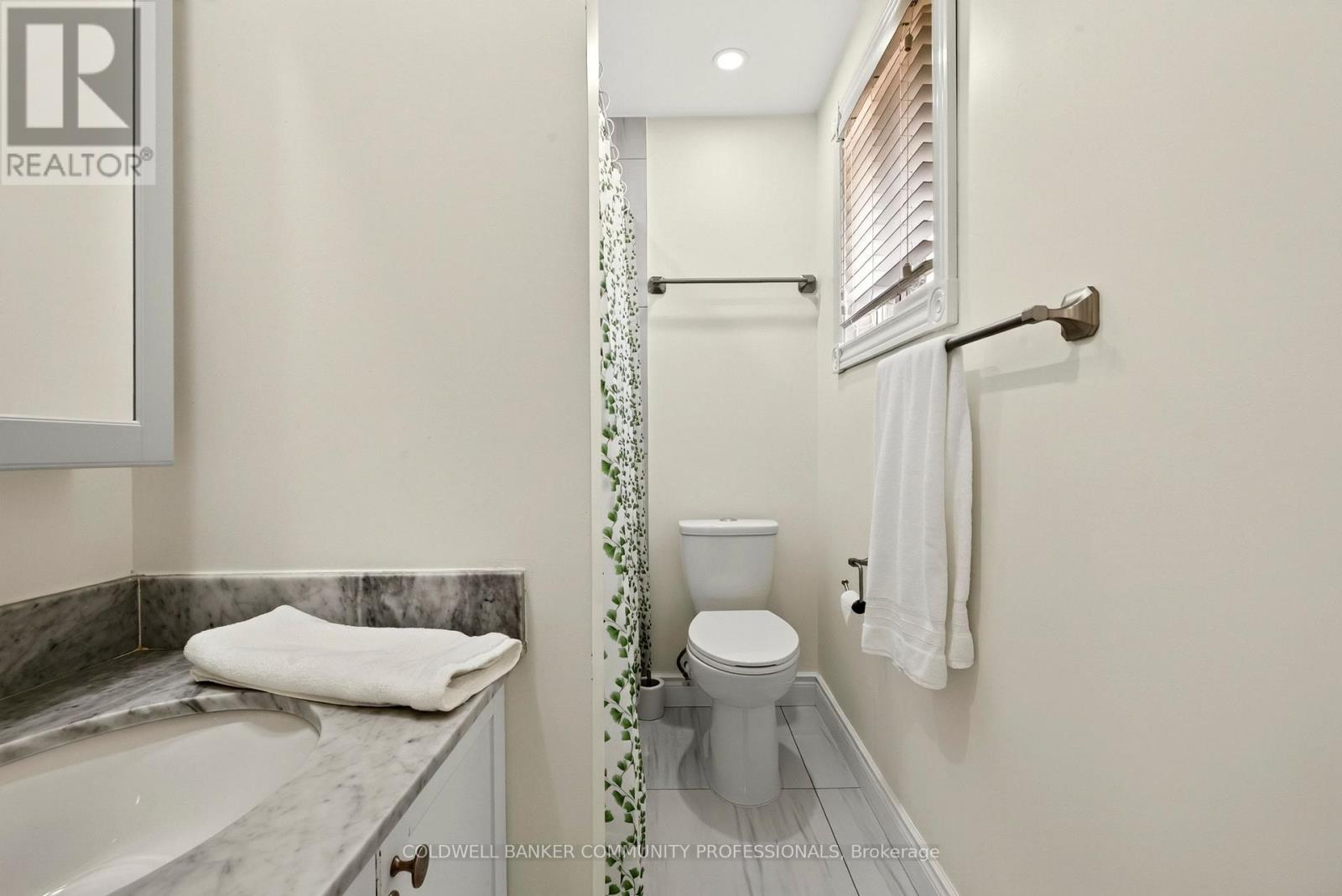 85 Lavina Crescent, Hamilton, ON - Indoor Photo Showing Bathroom