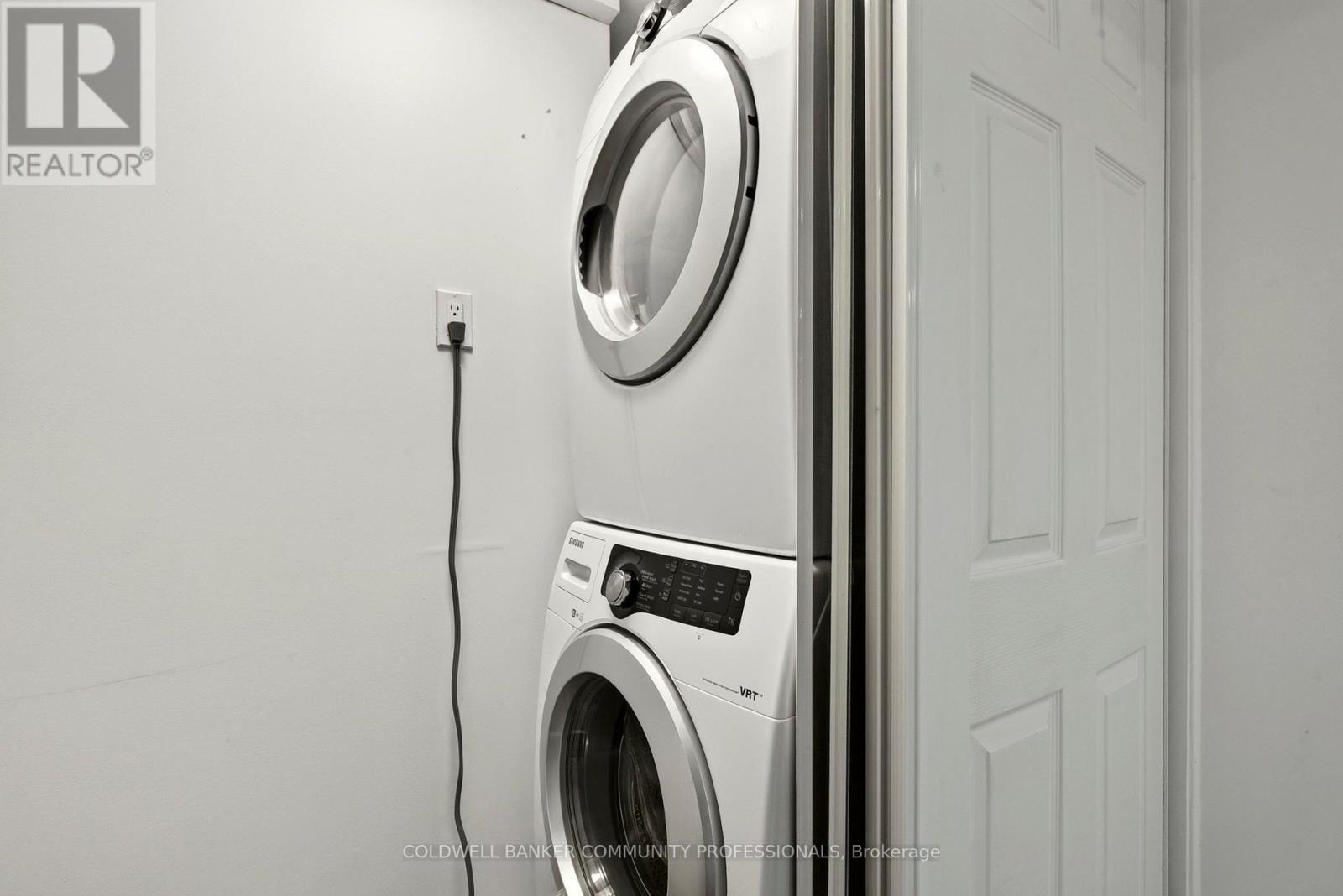 85 Lavina Crescent, Hamilton, ON - Indoor Photo Showing Laundry Room