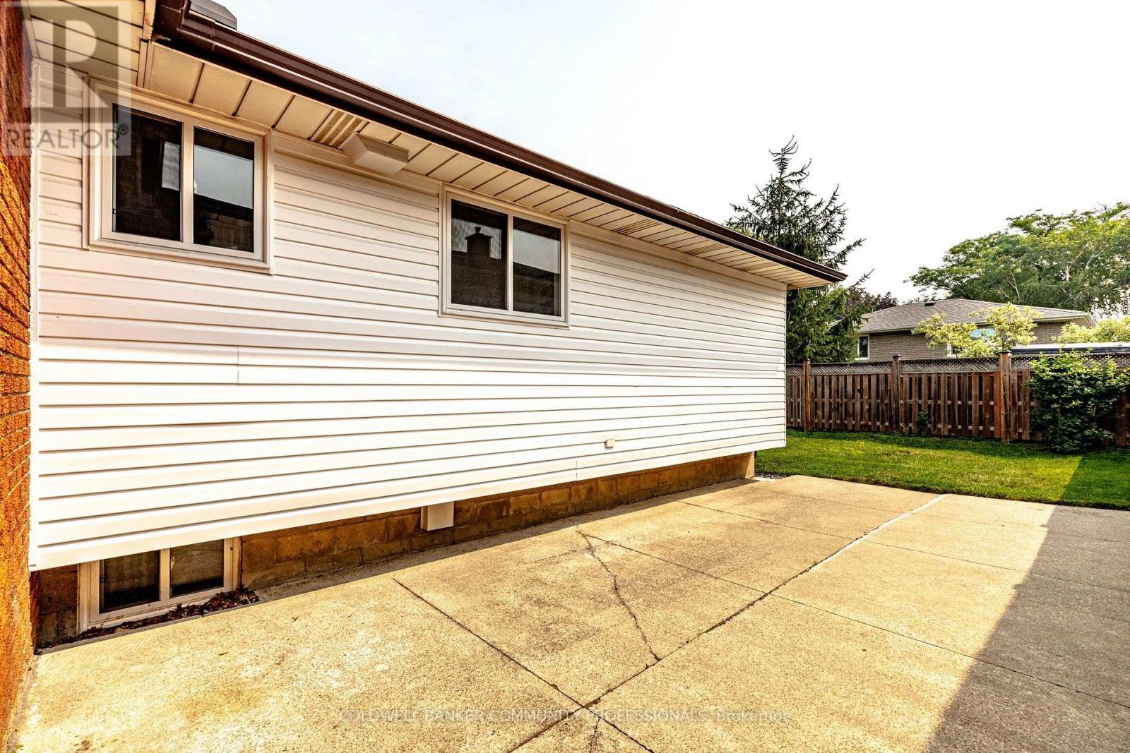 85 Lavina Crescent, Hamilton, ON - Outdoor With Exterior