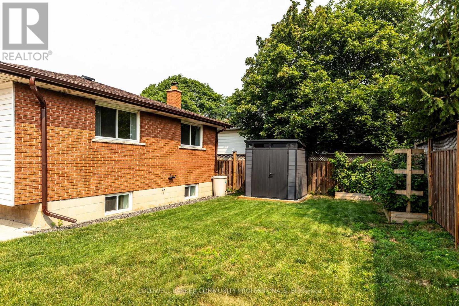 85 Lavina Crescent, Hamilton, ON - Outdoor