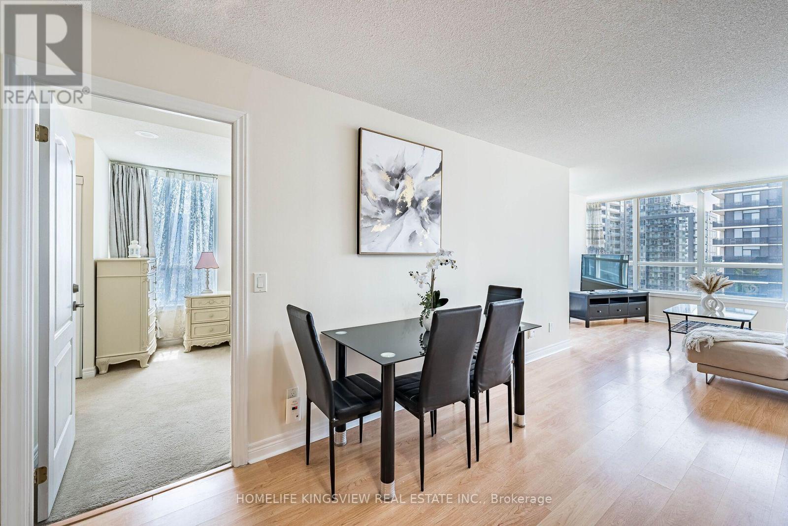 807 - 60 Disera Drive, Vaughan, ON - Indoor