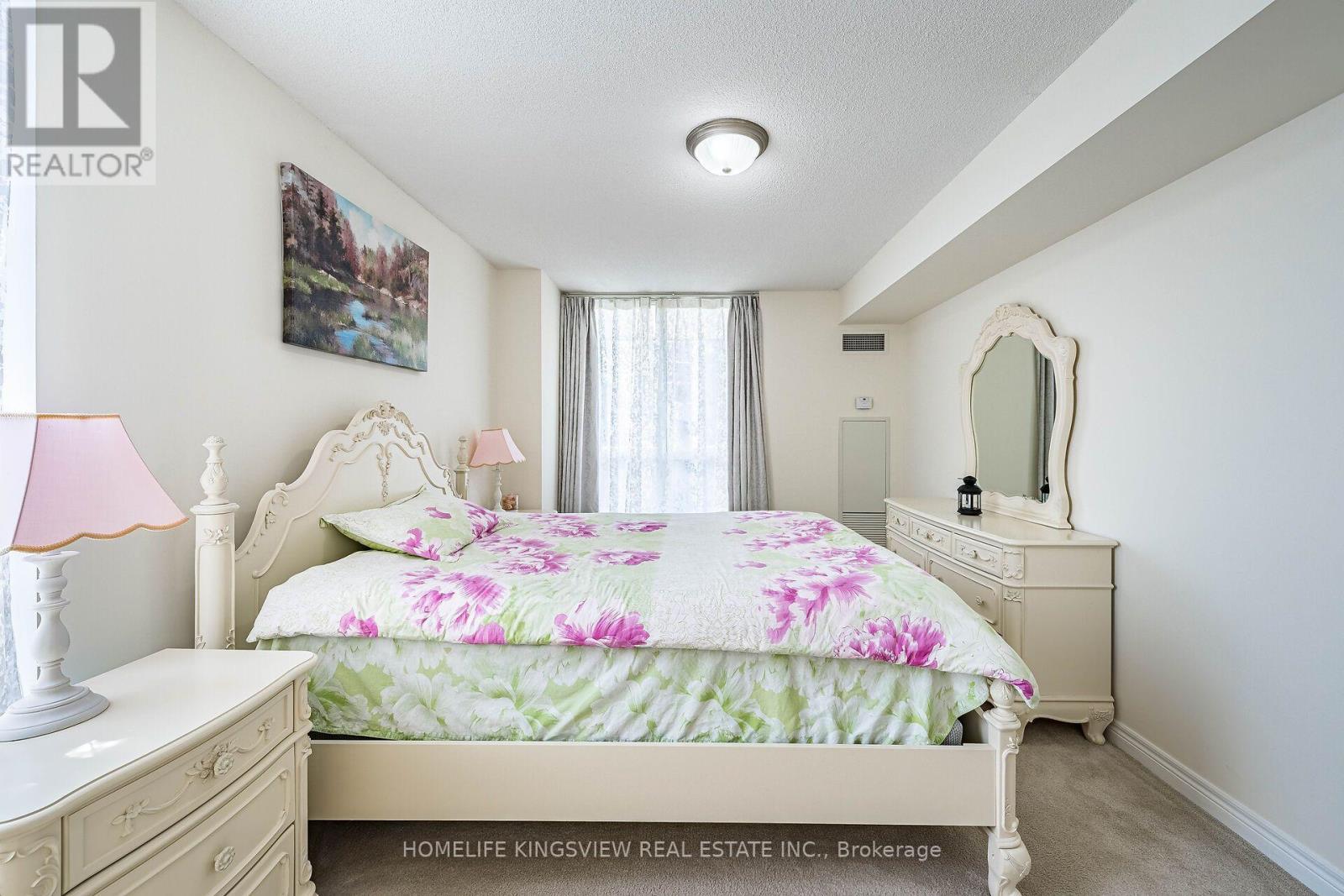 807 - 60 Disera Drive, Vaughan, ON - Indoor Photo Showing Bedroom