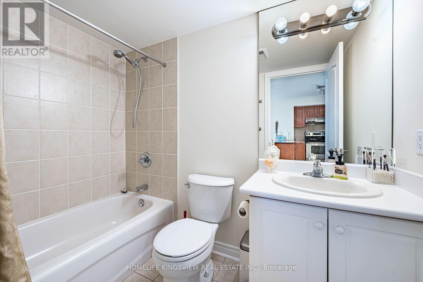 807 - 60 Disera Drive, Vaughan, ON - Indoor Photo Showing Bathroom