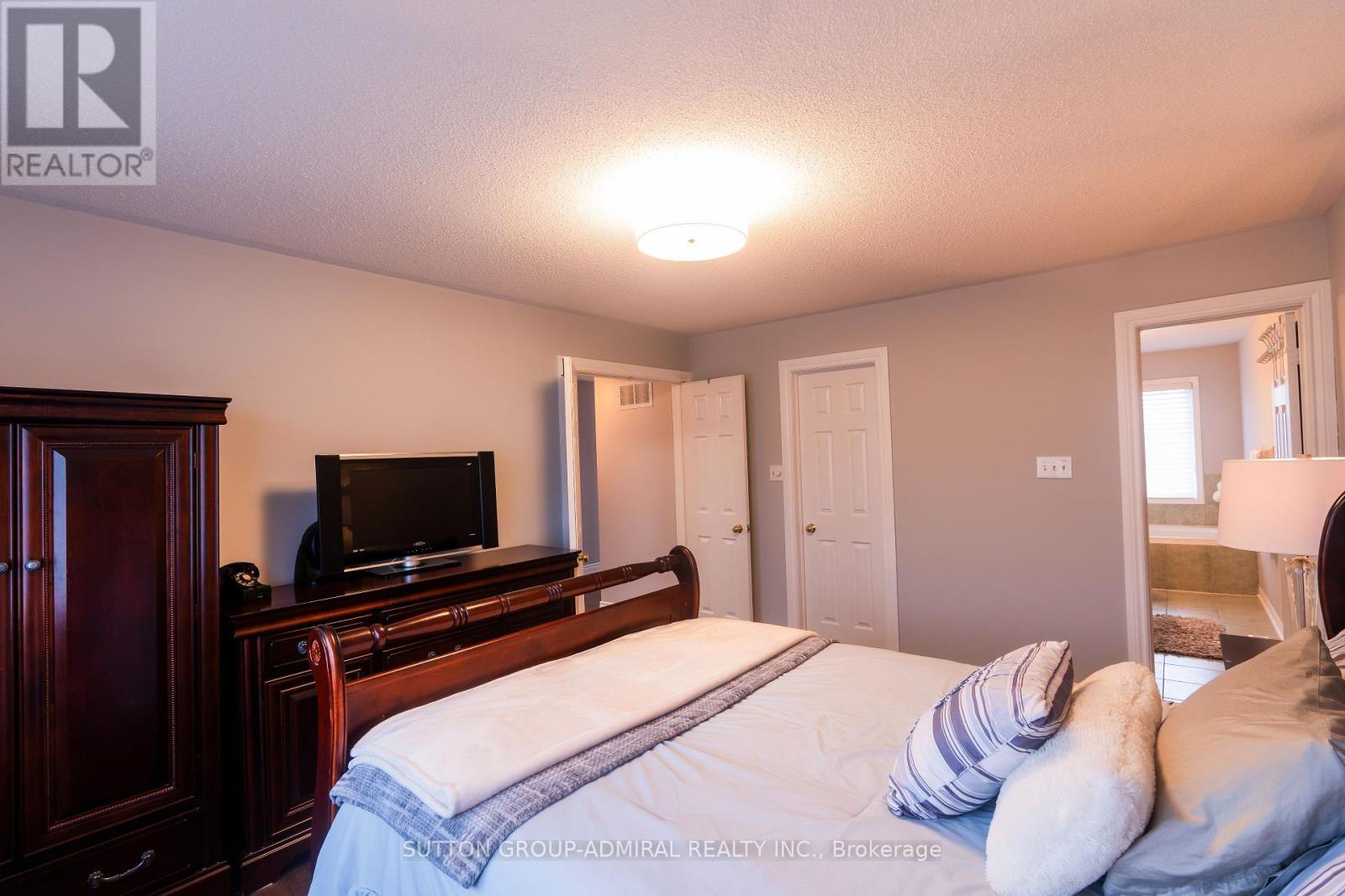 43 Mainland Crescent, Vaughan, ON - Indoor Photo Showing Bedroom