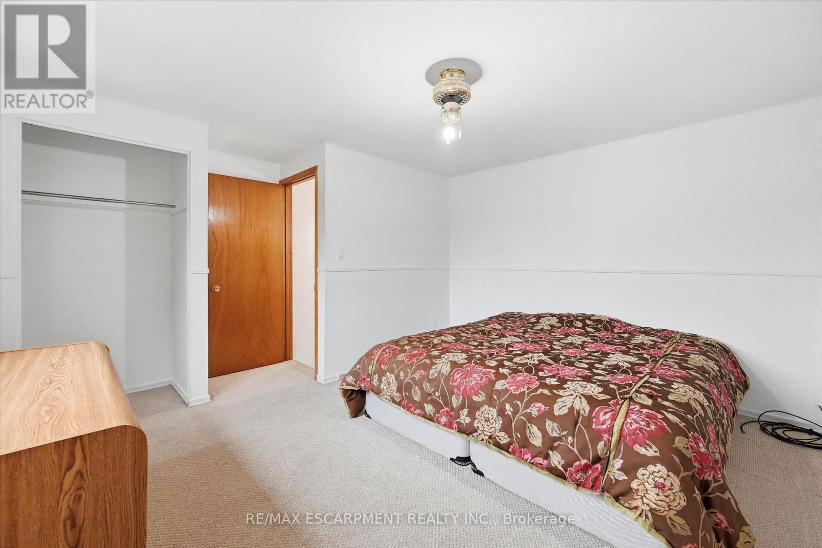156 Hope Avenue, Hamilton, ON - Indoor Photo Showing Bedroom