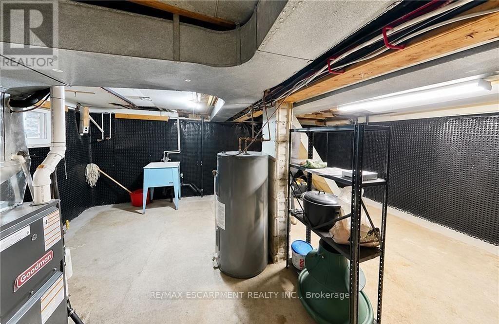 156 Hope Avenue, Hamilton, ON - Indoor Photo Showing Other Room