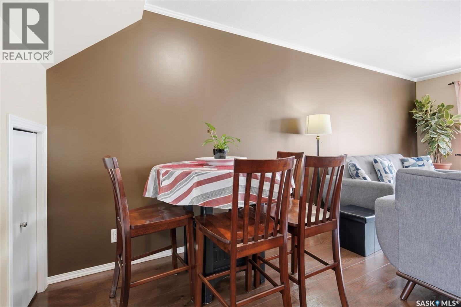 406 225 Hassard Close, Saskatoon, SK - Indoor Photo Showing Dining Room