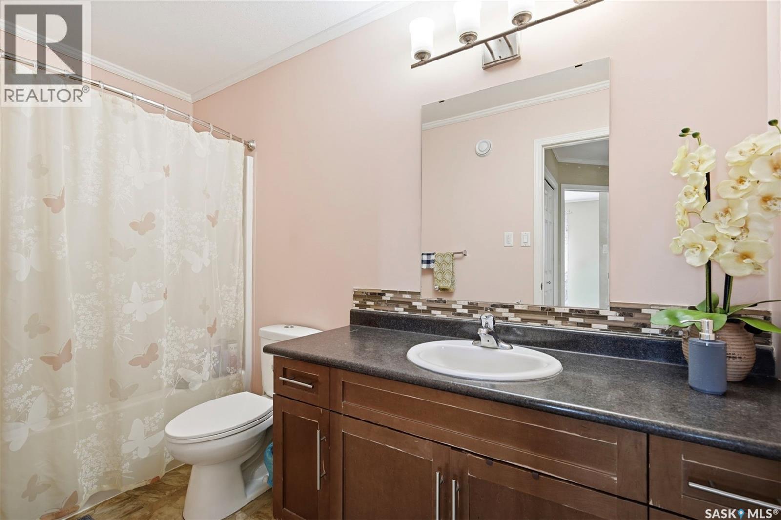 406 225 Hassard Close, Saskatoon, SK - Indoor Photo Showing Bathroom