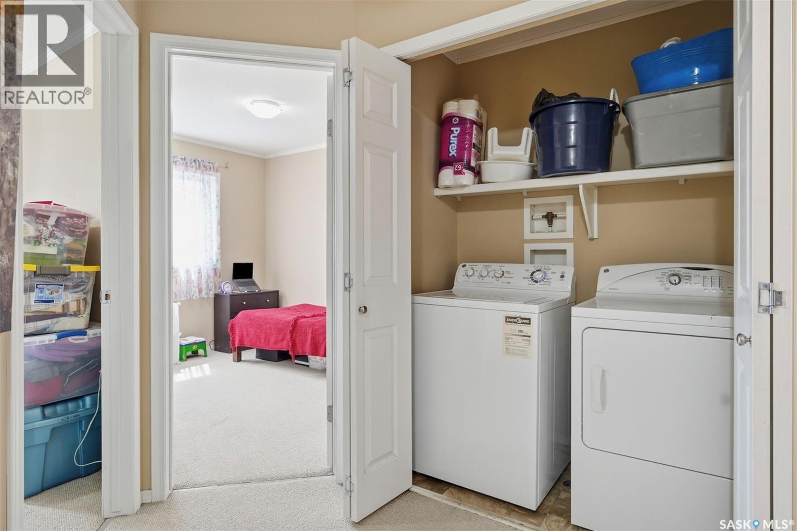 406 225 Hassard Close, Saskatoon, SK - Indoor Photo Showing Laundry Room