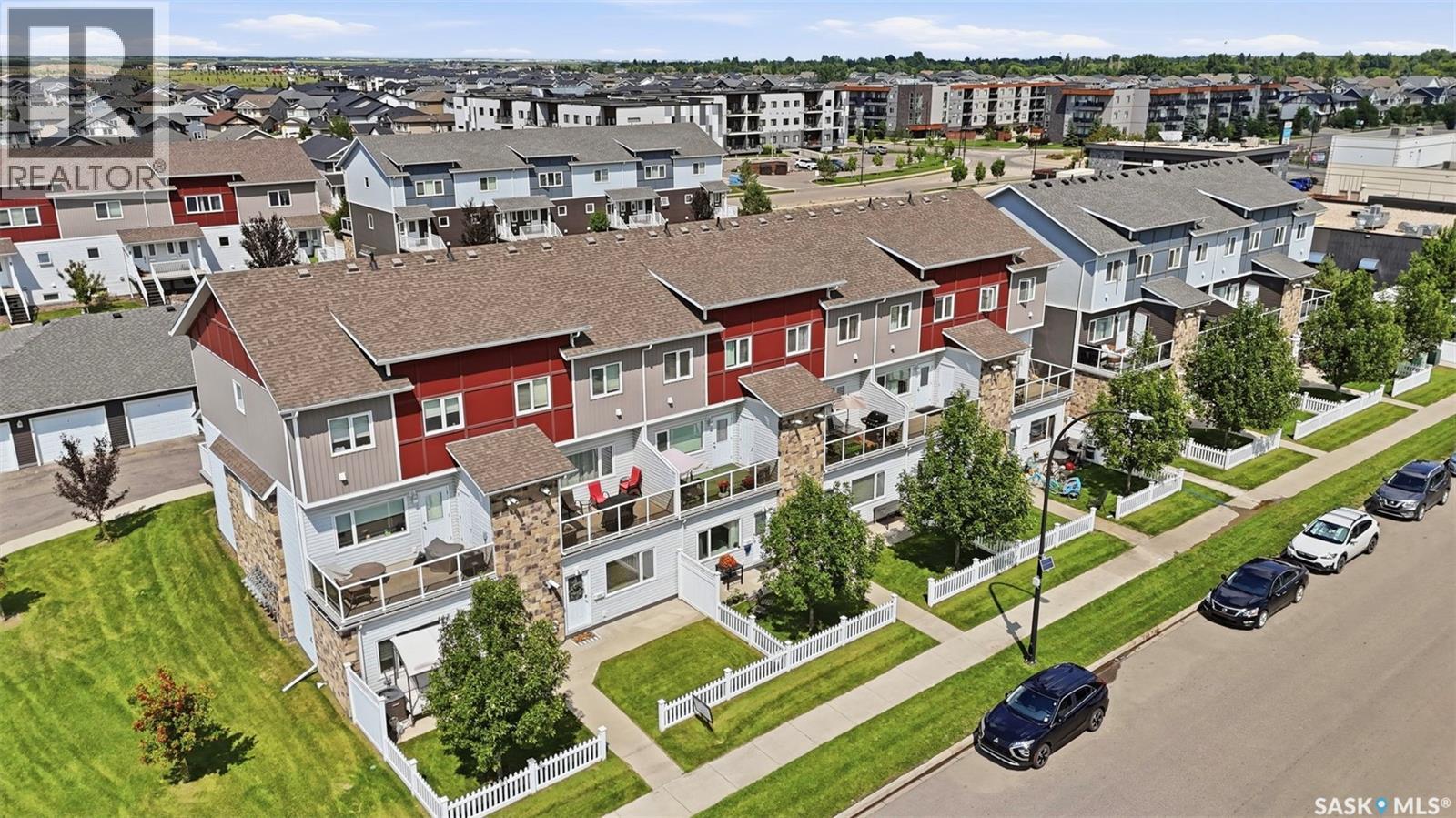 406 225 Hassard Close, Saskatoon, SK - Outdoor
