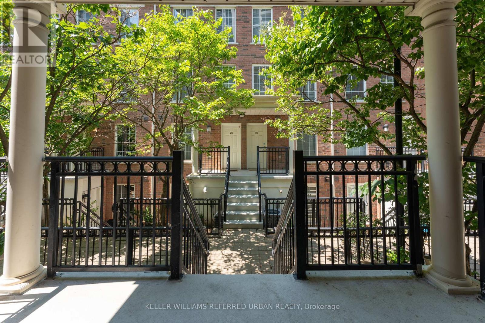Front Steps - 651 - 3 Everson Drive, Toronto, ON - Outdoor