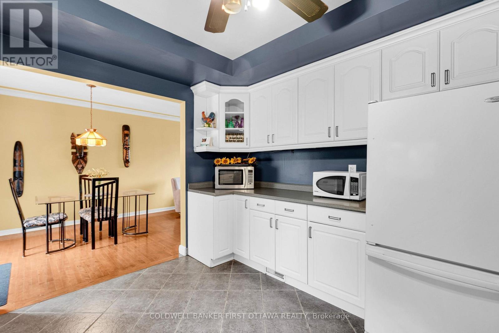 636 Malartic Avenue, Ottawa, ON - Indoor Photo Showing Kitchen