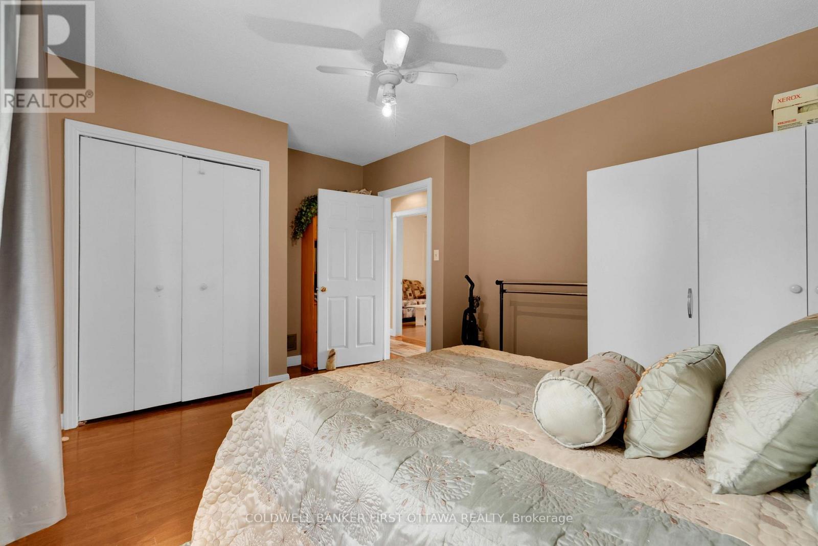 Large closets - 636 Malartic Avenue, Ottawa, ON - Indoor Photo Showing Bedroom