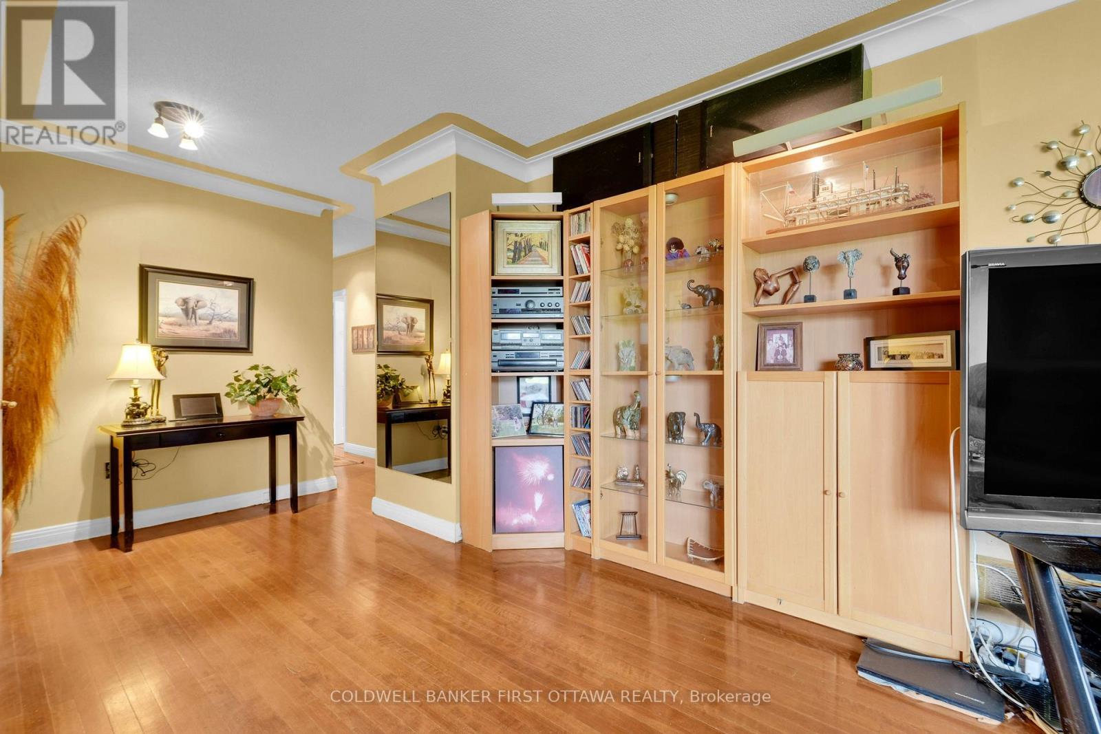 636 Malartic Avenue, Ottawa, ON - Indoor