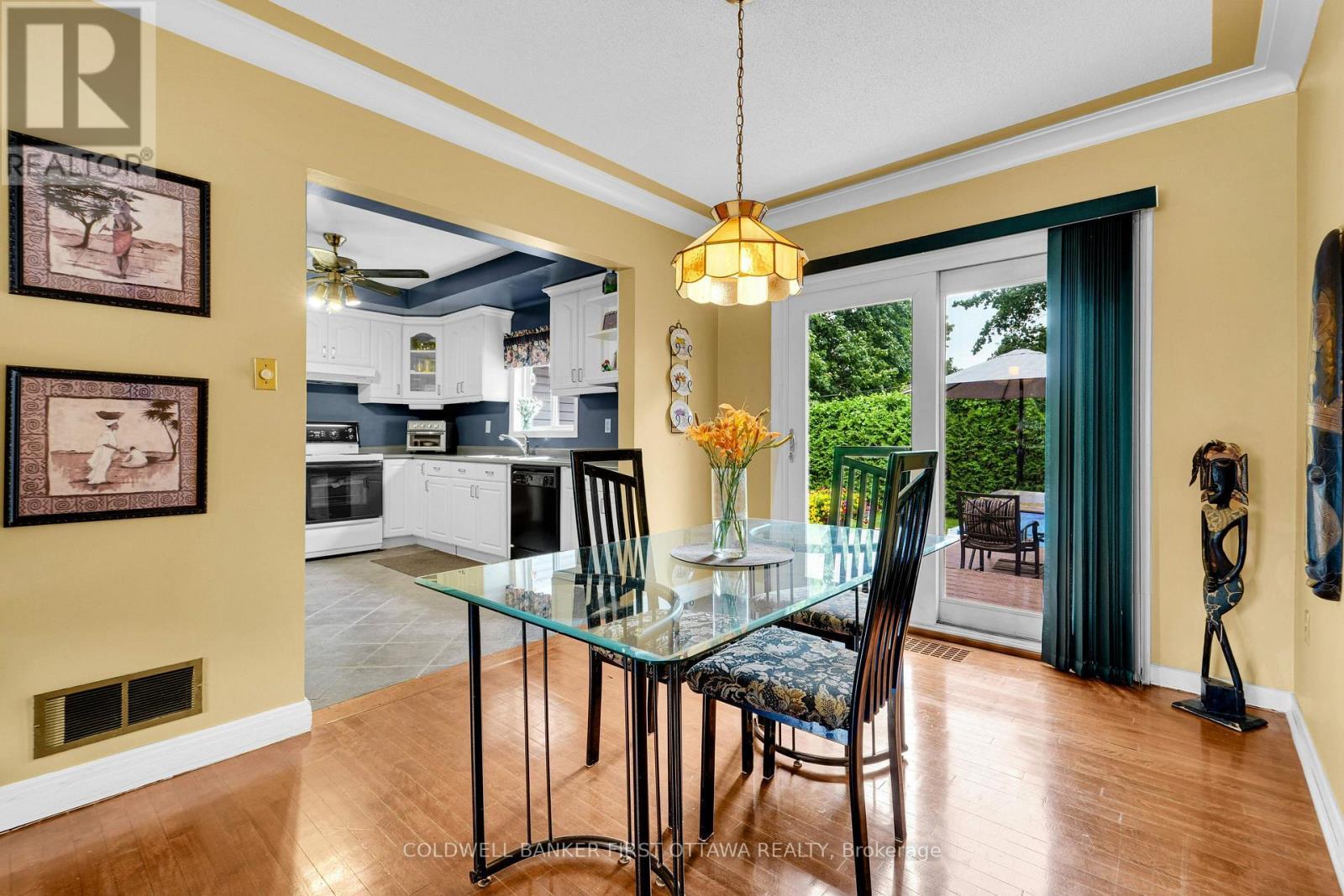 Step right into your privvate yard - 636 Malartic Avenue, Ottawa, ON - Indoor Photo Showing Dining Room