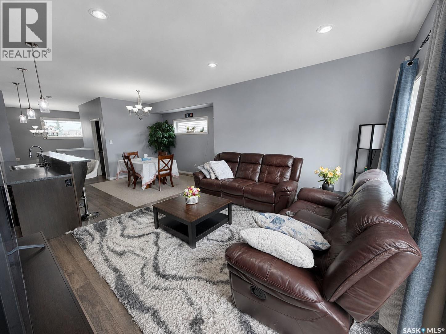 6 Guy Drive, Prince Albert, SK - Indoor Photo Showing Living Room