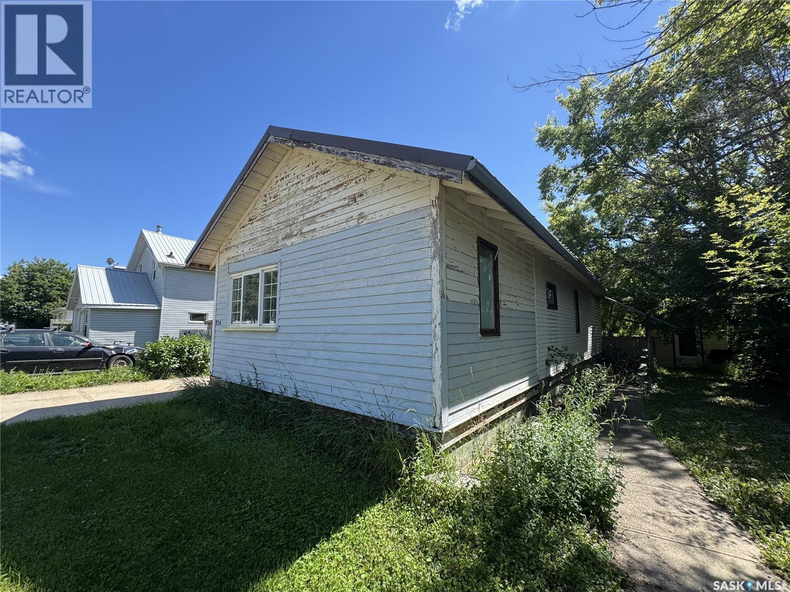 106 5Th Avenue E, Biggar, SK - Outdoor