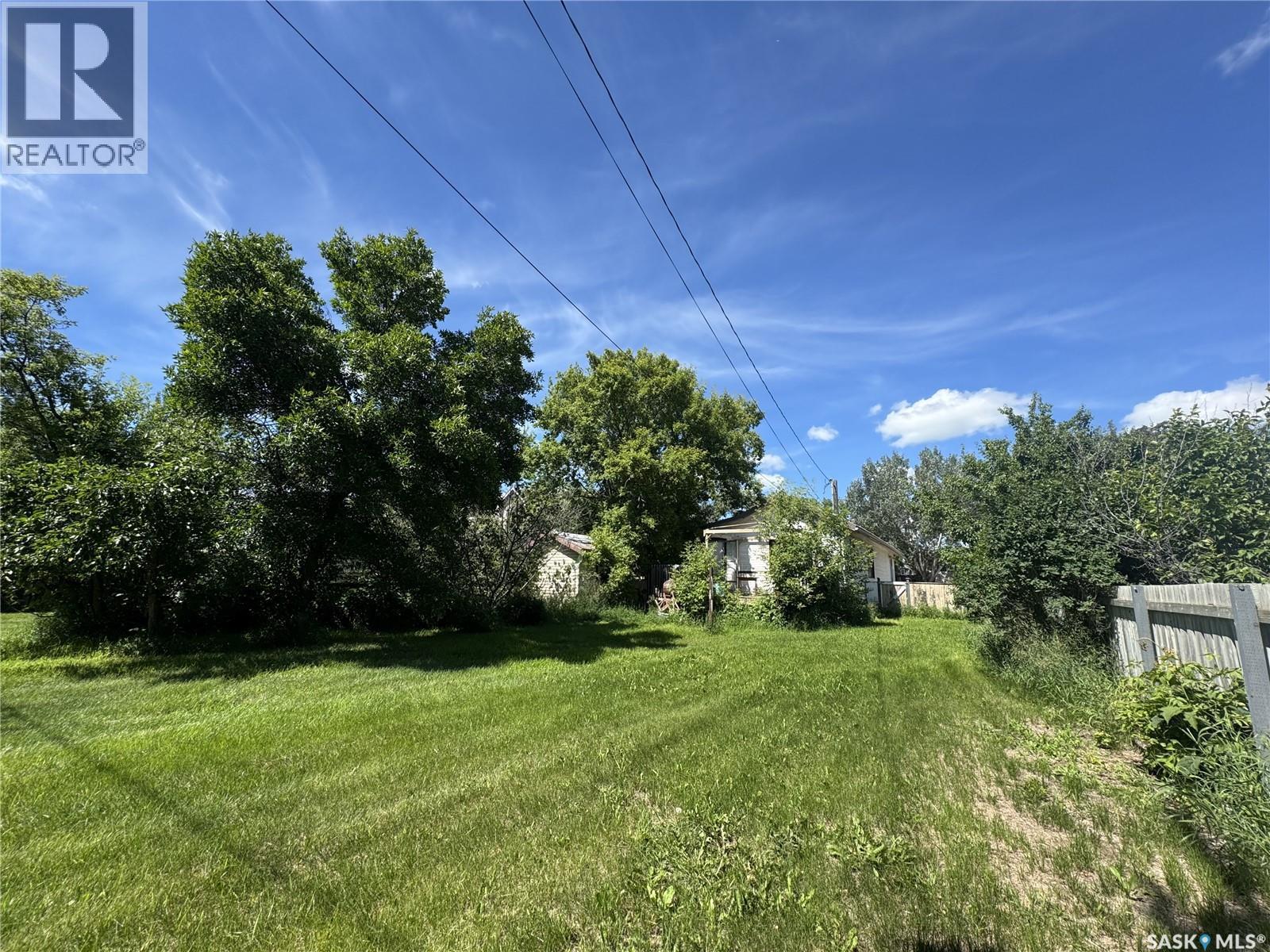 106 5Th Avenue E, Biggar, SK - Outdoor