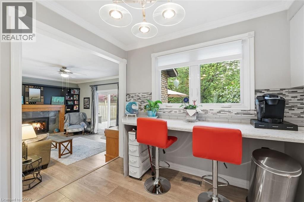 132 Hampton Heath Road, Burlington, ON - Indoor With Fireplace