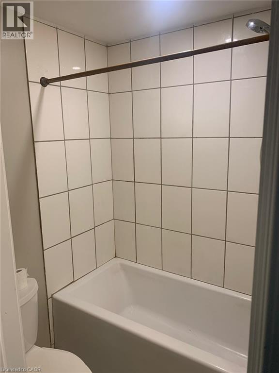 408 Westcroft Drive N Unit# Basement, Waterloo, ON - Indoor Photo Showing Bathroom