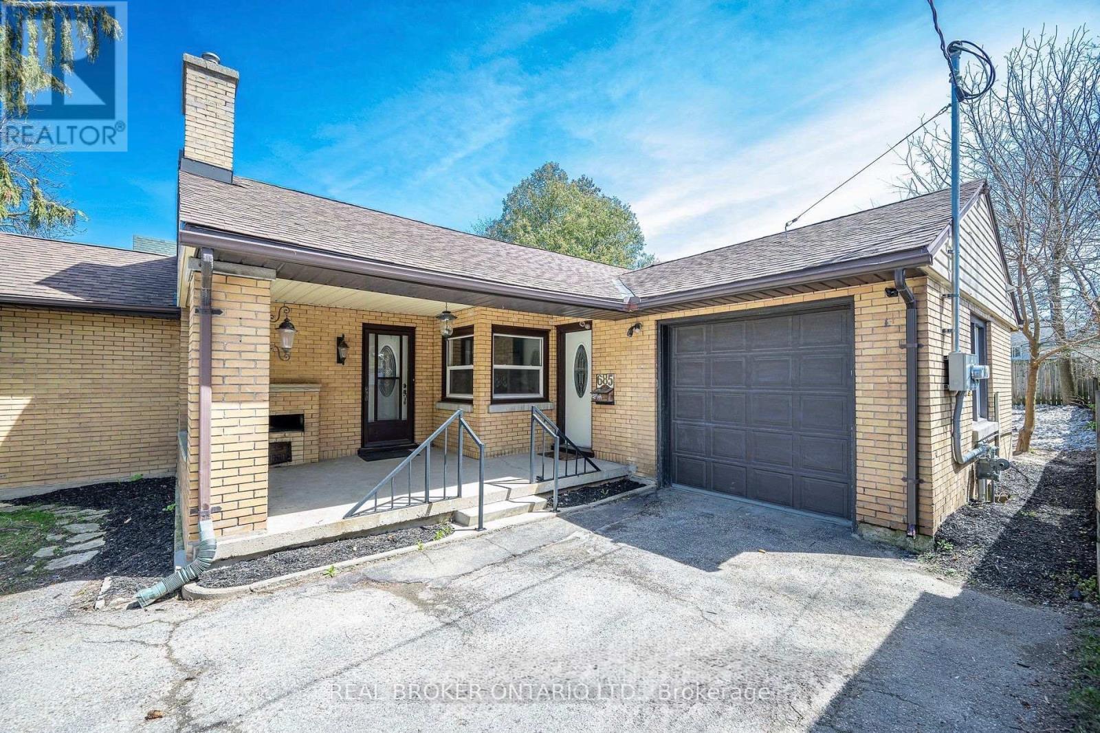 685 Frederick Street, Kitchener, ON - Outdoor