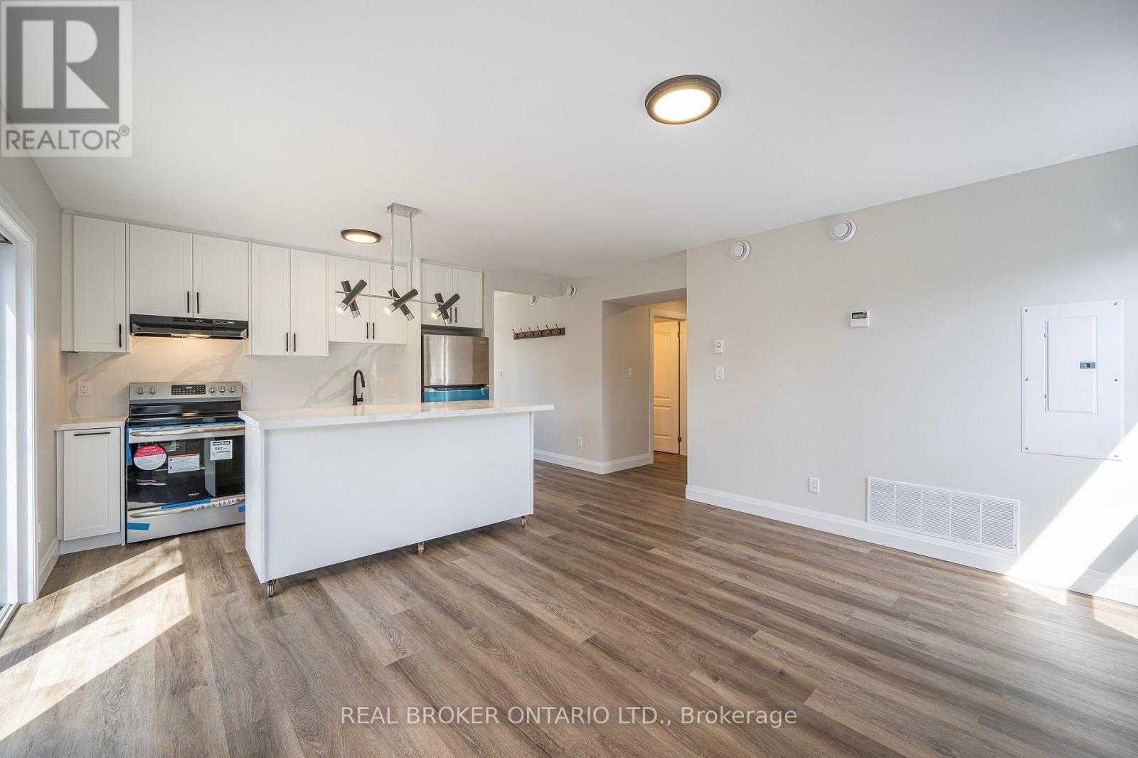 685 Frederick Street, Kitchener, ON - Indoor Photo Showing Kitchen