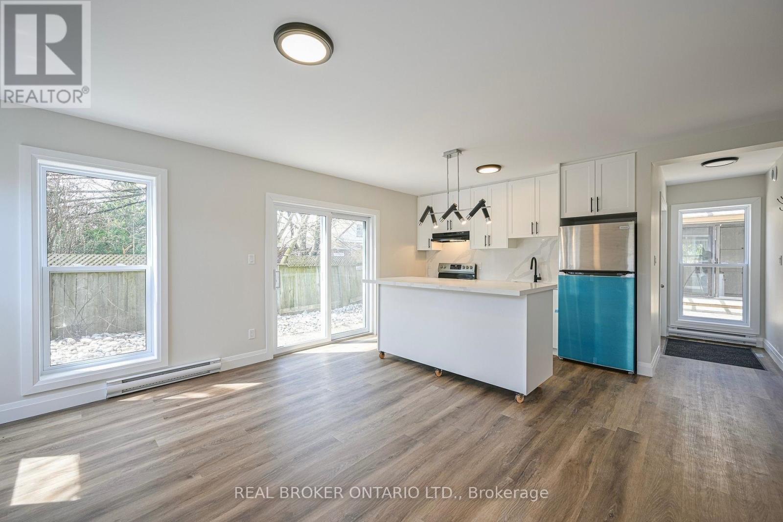 685 Frederick Street, Kitchener, ON - Indoor Photo Showing Kitchen