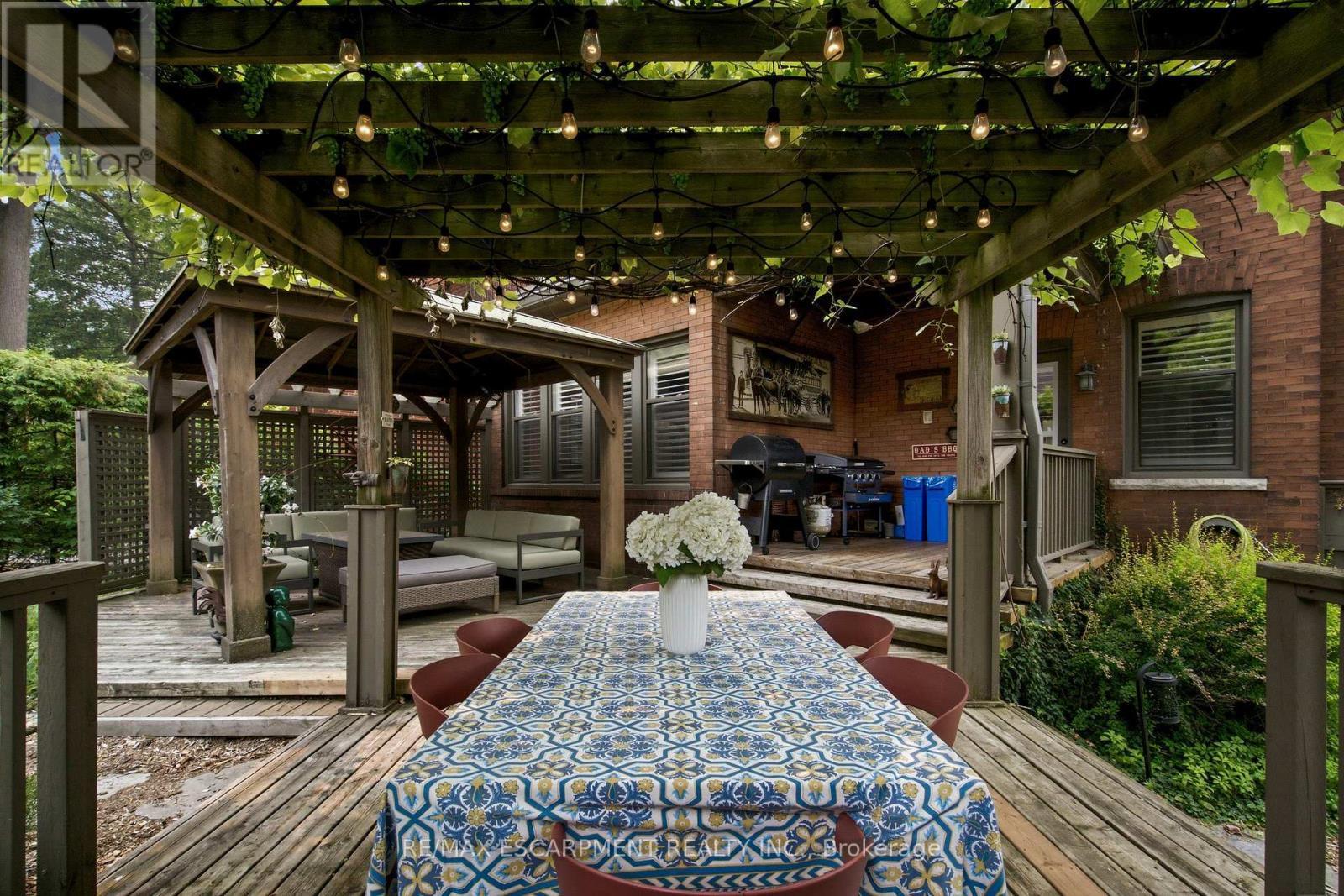 61 Mountain Avenue, Hamilton, ON - Outdoor